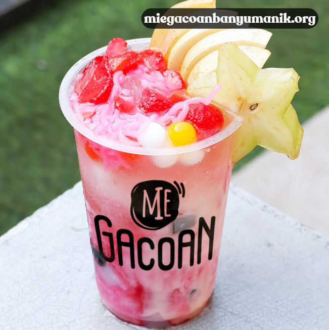 Es Gobak Sodor Mie Gacoan, Minuman Segar dengan Warna-warni Buah yang Menggoda!